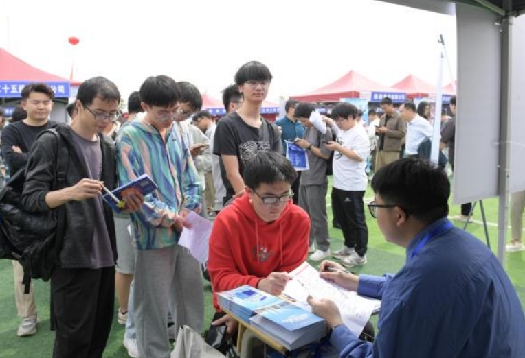 球赛下注平台举办春季大型招聘会