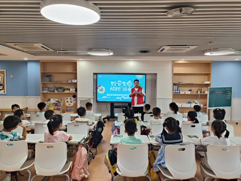 球赛下注平台学子“三下乡”:社区服务有温度 多元开展显担当